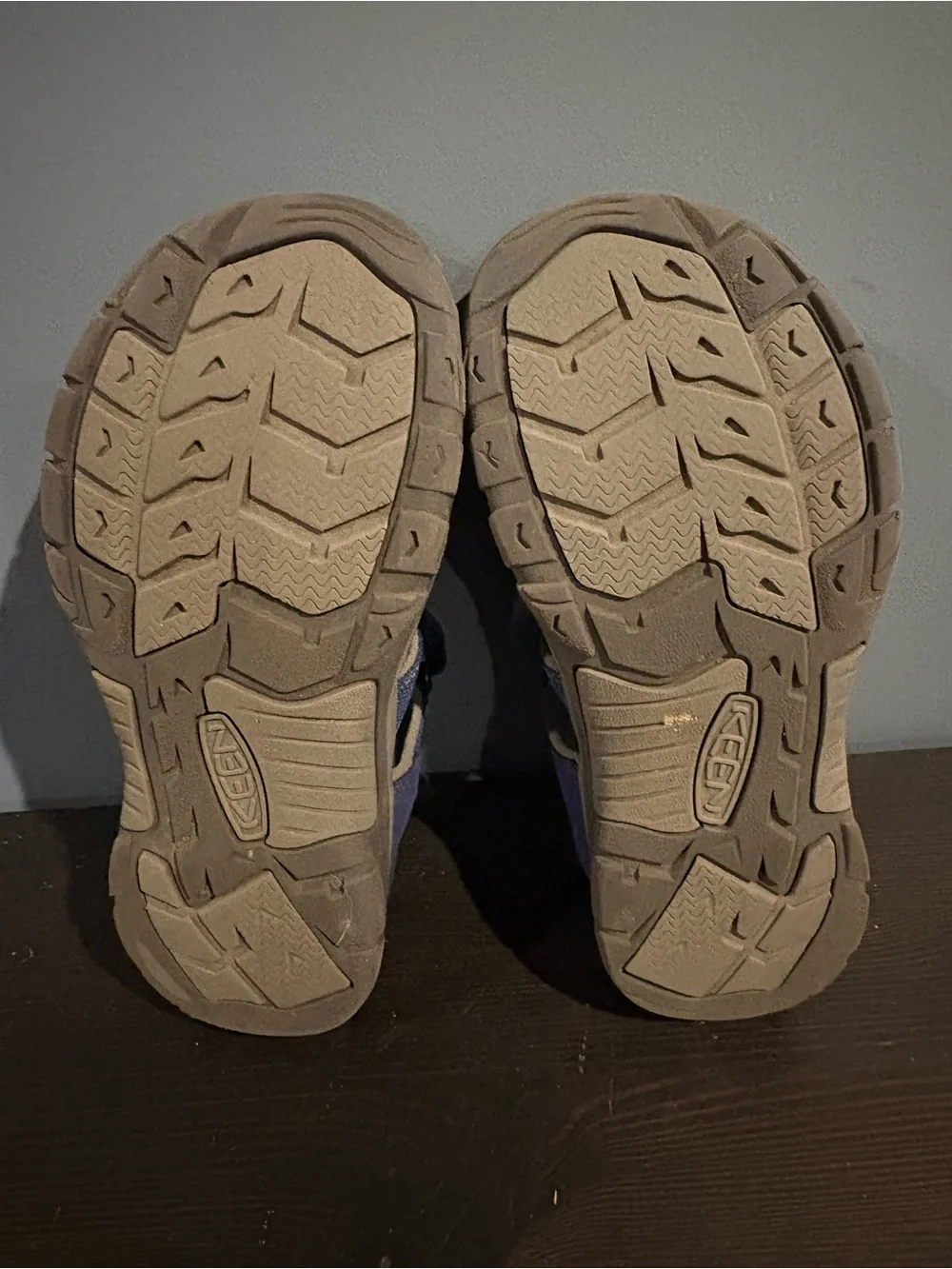 KEEN Boys Size 5 Newport H2 Waterproof Hiking Sport Sneaker Sandals Blue Gray